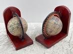 Boekensteunen - Hout, Papier - Boekensteunen Wereldbol