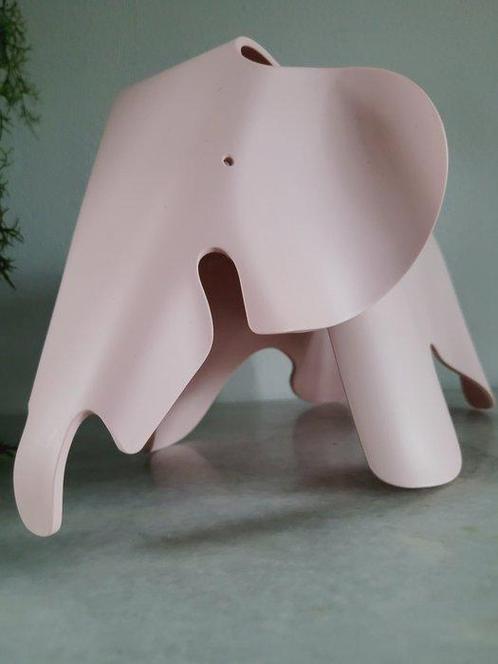 Vitra - Charles & Ray Eames - Stoel - Olifant, Ontwerpobject, Antiek en Kunst, Antiek | Meubels | Stoelen en Banken