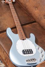 Sterling Stingray RAY34 | Firemist Silver, Muziek en Instrumenten, Snaarinstrumenten | Gitaren | Bas, Nieuw