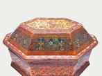 Kashmiri box - Hout - India - Begin 20e eeuw, Antiek en Kunst