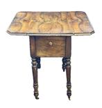 Bijzettafel - Hout - De moed met kisten.