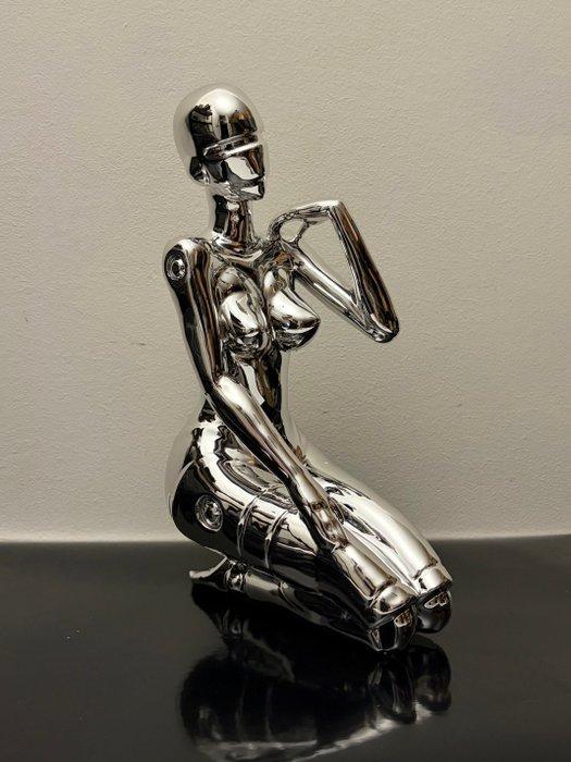 GF Exclusives - Chrome Female Robot Sculpture Artwork By: GF, Antiek en Kunst, Kunst | Designobjecten