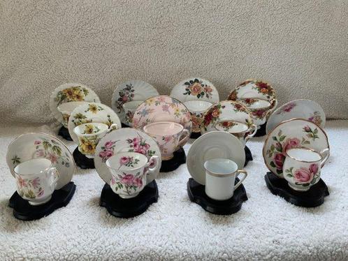 Royal Albert - Kop en schotel (24) - klassiek -, Antiek en Kunst, Antiek | Meubels | Tafels