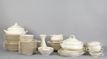 Circa zesenzeventigdelig porseleinen servies, Rosenthal beschikbaar voor biedingen