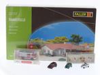 Schaal N Faller 232217 pompstation met figuren en voertui..., Hobby en Vrije tijd, Modeltreinen | N-Spoor, Ophalen of Verzenden
