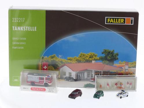 Schaal N Faller 232217 pompstation met figuren en voertui..., Hobby en Vrije tijd, Modeltreinen | N-Spoor, Zo goed als nieuw, Analoog