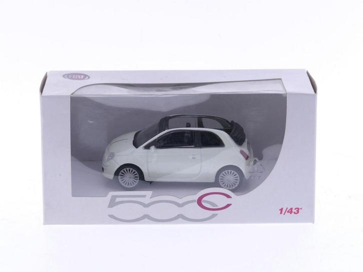 Schaal 1:43 Mondo Motors 2007 Fiat 500 parerlmoer lichtbl..., Hobby en Vrije tijd, Modelauto's | 1:43, Zo goed als nieuw, Ophalen of Verzenden