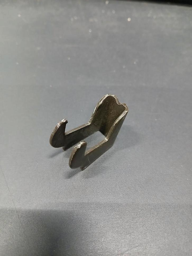 WÜRTH 0962180110 legbordhaakje, staal, 30 x 10 x 25 mm, Zakelijke goederen, Kantoor en Winkelinrichting | Kantoormeubilair en Inrichting