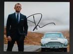 James Bond 007: Skyfall - Daniel Craig with his Aston Martin, Nieuw