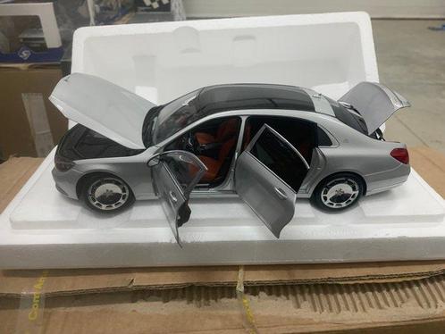 Autoart 1:18 - Modelauto - MERCEDES-MAYBACH S-KLASSE, Hobby en Vrije tijd, Modelauto's | 1:5 tot 1:12