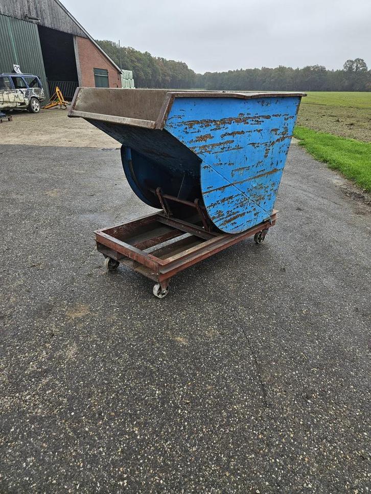Kiepbak kantelbak spanenbak heftruck 500 liter, Zakelijke goederen, Machines en Bouw | Heftrucks en Intern transport, Voorzetapparatuur