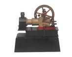 Een groot model stoommachine, Europa, 20e eeuw