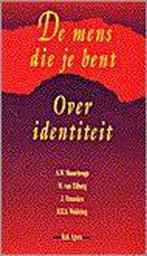 MENS DIE JE BENT, DE 9789039106747 W. VAN TILBURG, Verzenden, Zo goed als nieuw, W. VAN TILBURG