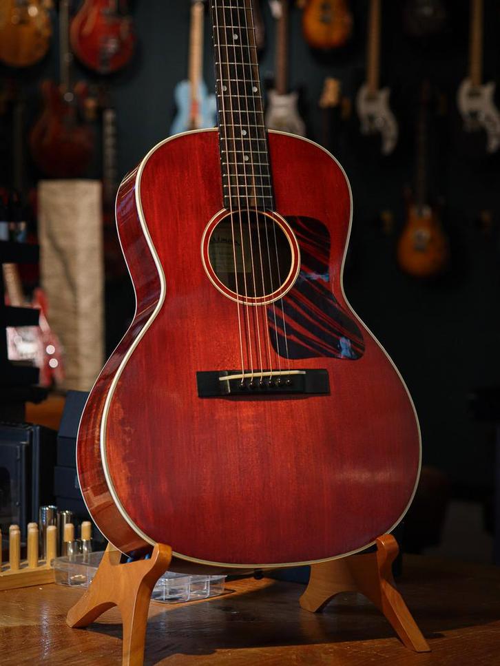 Eastman E10 OOSS/v Pre-Owned (Akoestische Gitaren), Muziek en Instrumenten, Snaarinstrumenten | Gitaren | Akoestisch, Overige typen