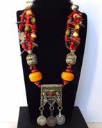 Antiek Kabyle Berbers halsketting 68 cm resin, koraal,