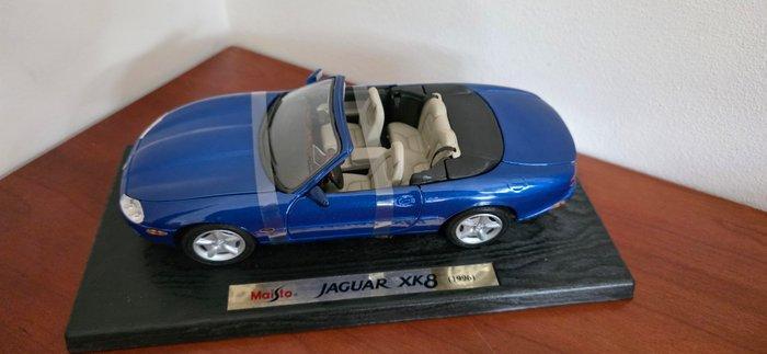 Maisto 1:18 - Modelauto - Jaguar XK8, Hobby en Vrije tijd, Modelauto's | 1:5 tot 1:12