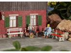 POLA 333221 Parkbänke 4 ST. (Scenery, grootspoor), Hobby en Vrije tijd, Modelbouw | Figuren en Diorama's, Ophalen of Verzenden