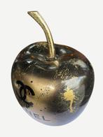 AmsterdamArts - Vitamine Chanel appel artwork, Antiek en Kunst