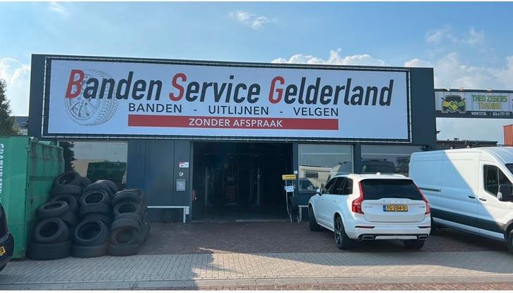 225 45 17 alleen a merken zonder afpsraak, Auto-onderdelen, Banden en Velgen, 17 inch, Zomerbanden, 225 mm, Personenwagen, Gebruikt