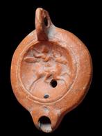 Oud-Romeins Terracotta, Extreem Rare Diana on Deer Olielamp