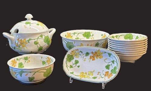 Villeroy & Boch - Tafelservies (12) - Geranium Malva -, Antiek en Kunst, Antiek | Meubels | Tafels