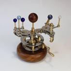 Luxe Orrery-zonnenstelselmodel met Zon, Aarde, Mars en manen, Antiek en Kunst, Curiosa en Brocante