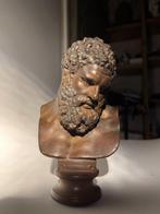 sculptuur, The head of Hercules is exceptionally