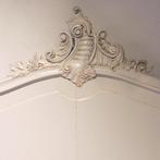 Stel van 2 wit gelakte nachtkastjes met ledikant Frankrijk c, Ophalen of Verzenden