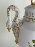 Hutschenreuther - Vaas - Amfoor met deksel bloemenboeket 27, Antiek en Kunst