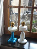 Inconnu - Olielamp (2) - Verguld messing, Opaline glas