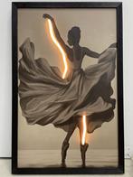 Neon Art Woman Dancing Energy, Nieuw