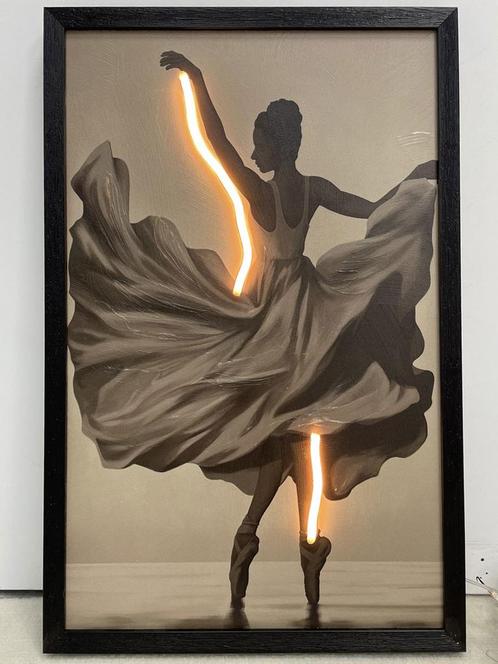 Neon Art Woman Dancing Energy, Huis en Inrichting, Woonaccessoires | Schilderijen, Tekeningen en Foto's
