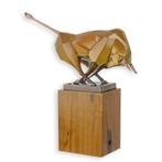 A CUBIST BRONZE SCULPTURE OF A BULL MOUNTED ON WOODEN BASE, Verzenden