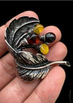 Curieuze en naturalistische speld – Quercia dAutunno –