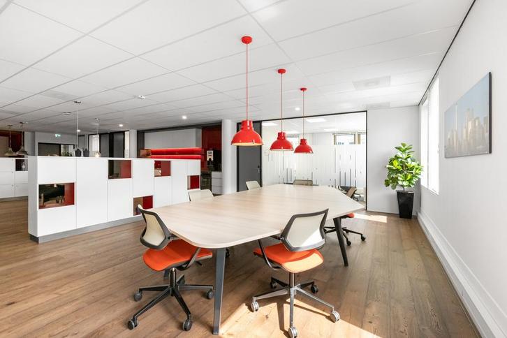 Coworkingruimte in Regus Arnhem Business Park, Zakelijke goederen, Bedrijfs Onroerend goed