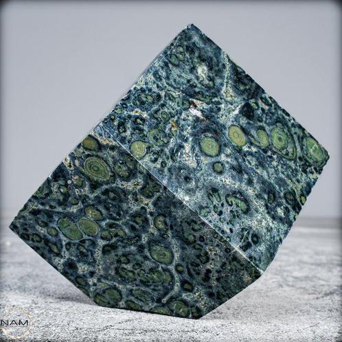 Natuurlijke Kambaba-jaspis Kubus- 631.63 g, Verzamelen, Mineralen en Fossielen