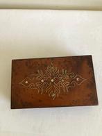 Doos - Knoesthout - Burrhout met ingelegde decoratie