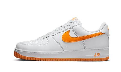 Nike Air Force 1 Low Retro University Gold - maat 44, Kleding | Dames, Schoenen, Sneakers of Gympen, Nieuw, Verzenden