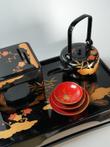 Lak ware/Urushi ware, Tafel, Wijnrekwisieten ingesteld (6) -