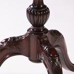 Wijntafel  salontafelhoogte ca 1870 rond en sterk geschulpt, Antiek en Kunst, Ophalen of Verzenden
