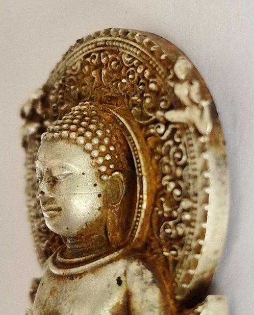Pala-cultuur Zilver Zittende Boeddha Talismann met, Antiek en Kunst, Antiek | Overige Antiek