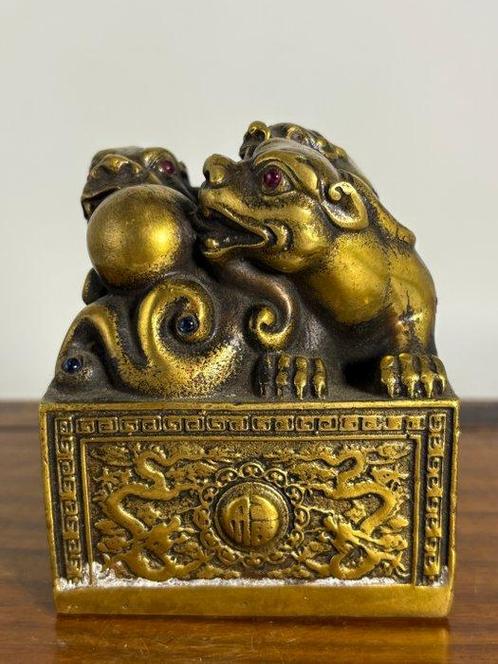 Chinese bronzen unieke zegel ingelegd met stenen 1.65 kg -, Antiek en Kunst, Antiek | Overige Antiek