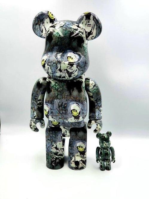 Banksy X Brandalism X Medicom Toy Be@rbrick - Banksy Riot, Antiek en Kunst, Kunst | Schilderijen | Modern