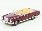 Schaal 1:18 Maisto 31811BD Mercedes Benz 280          SE..., Hobby en Vrije tijd, Modelauto's | 1:18, Ophalen of Verzenden, Gebruikt