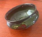 Plateelbakkerij Zuid-Holland - Bloempot - iris - Aardewerk, Antiek en Kunst