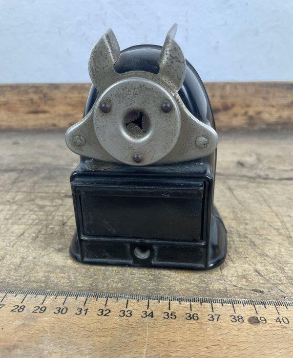 Puntenslijper - Tsjechoslowaakse zwarte bakelieten, Antiek en Kunst, Antiek | Wandborden en Tegels