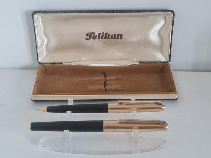 Pelikan - 30, (stylo à plume et stylo à bille), plume en or, Verzamelen, Pennenverzamelingen
