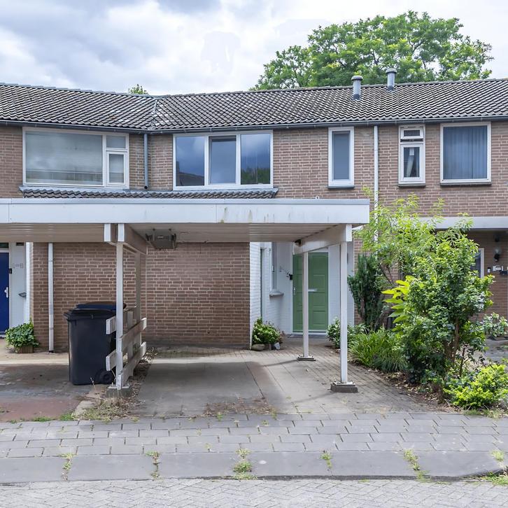 Gemeubileerde tussenwoning met tuin en inloopregendouche, Huizen en Kamers, Huizen te koop