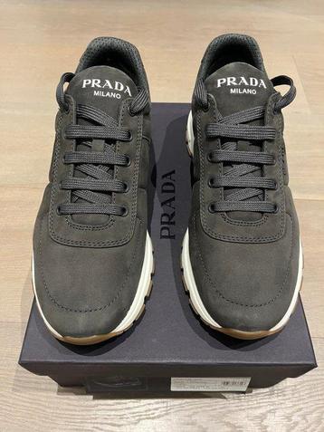 Prada - Low-top sneakers - Maat: EU 44 beschikbaar voor biedingen