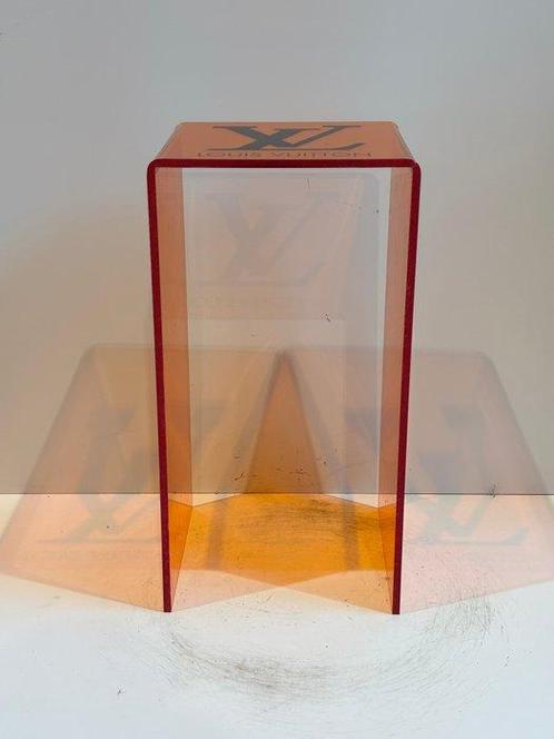 Rob VanMore - Louis Vuitton on Acryl-table - 50x26x25cm, Antiek en Kunst, Kunst | Schilderijen | Modern